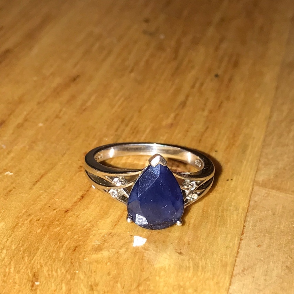 Sapphire diamond accent ring